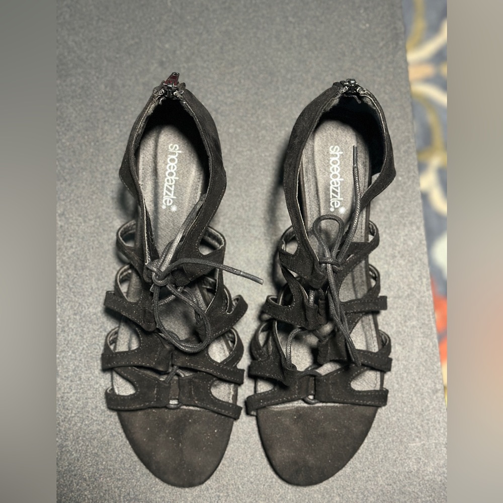 Show Dazzle Quinn sandals